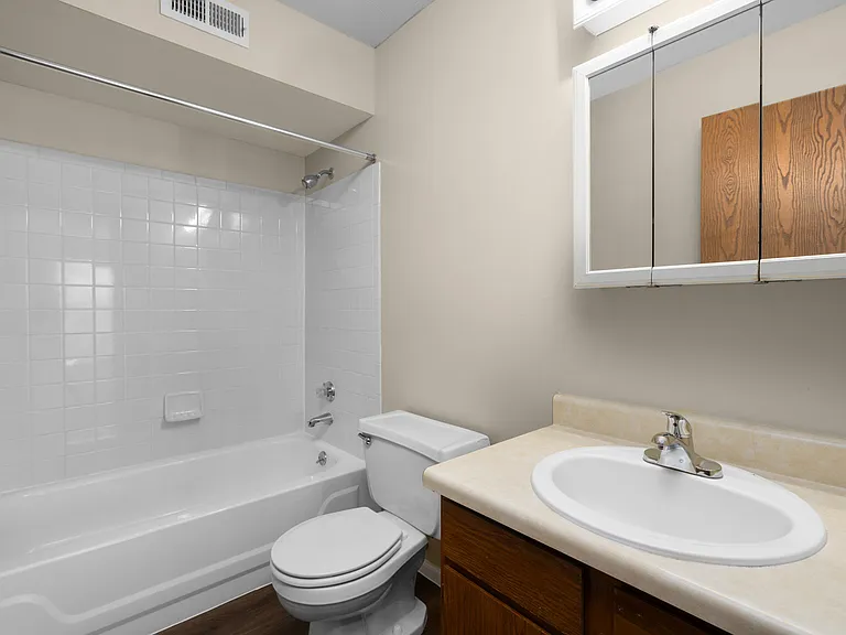 Deerfield Apartments | 2 Bedroom Traditional Style | Bathroom Interior Deerfield Apartments | 2 Bedroom Traditional Style | Bathroom Interior