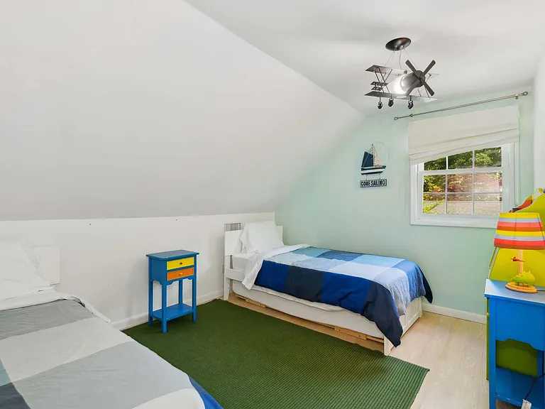 38 Eisenhower Dr — Photo 17