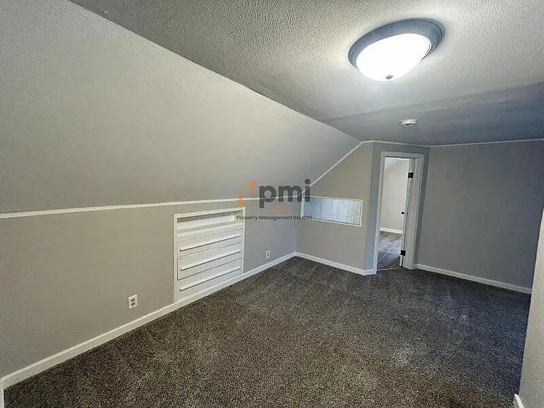 616 Burton Ct — Photo 10