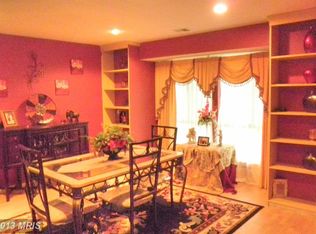 6062 Hollow Knoll Ct, Springfield, VA 22152