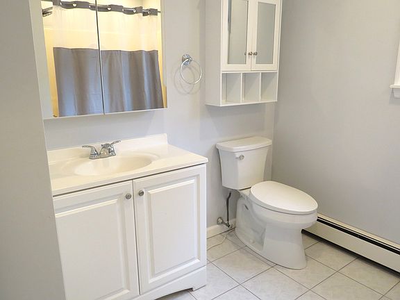 5th image of 68 Pemberwick Rd #1