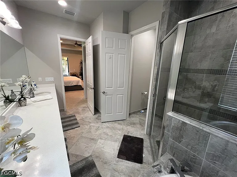 11624 Stonecreek Cir — Photo 13