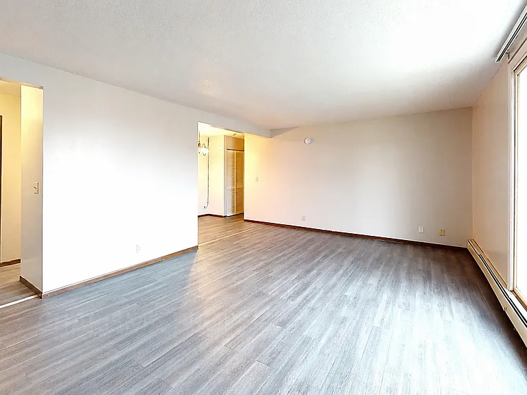 Cedar House Apartments — Photo 20
