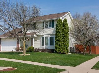 500 Huntington Ridge Rd NE, Cedar Rapids, IA 52402
