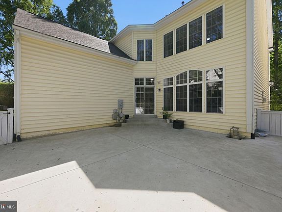 3rd image of 308 Barnside Pl