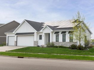 409 Peterson Trail, Oregon, WI 53575