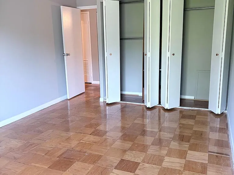 6001 Arlington Blvd #504 — Photo 11