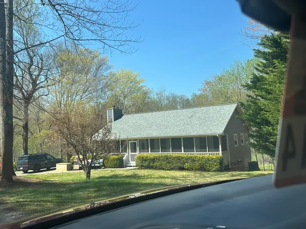 2021 Diamond Hill Rd, Moneta, VA 24121