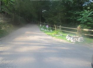 103 Kelly Hill Rd, Clendenin, WV 25045
