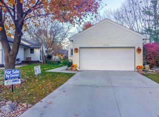 8201 Twana Dr, Urbandale, IA 50322