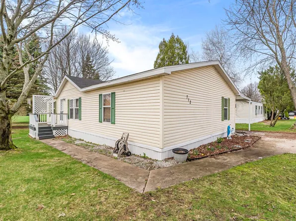 712 Pheasant Blvd, Cadillac, MI 49601