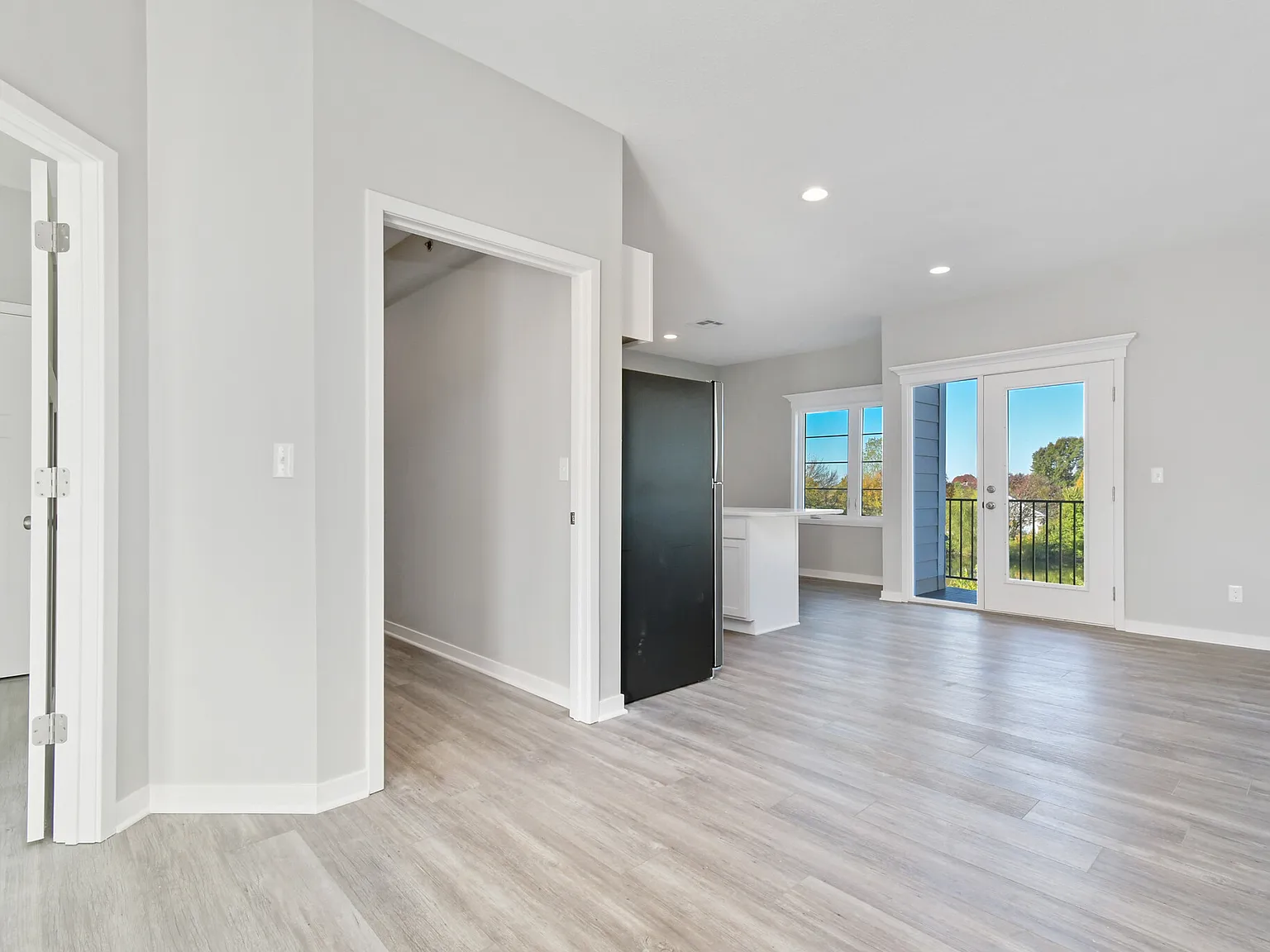 3 bed, 1200 sqft, $1,575 — Photo 2