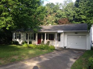 11 Moody Dr, Danbury, CT 06811