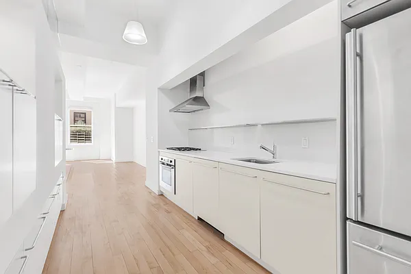 Sold by Bond New York | media 1