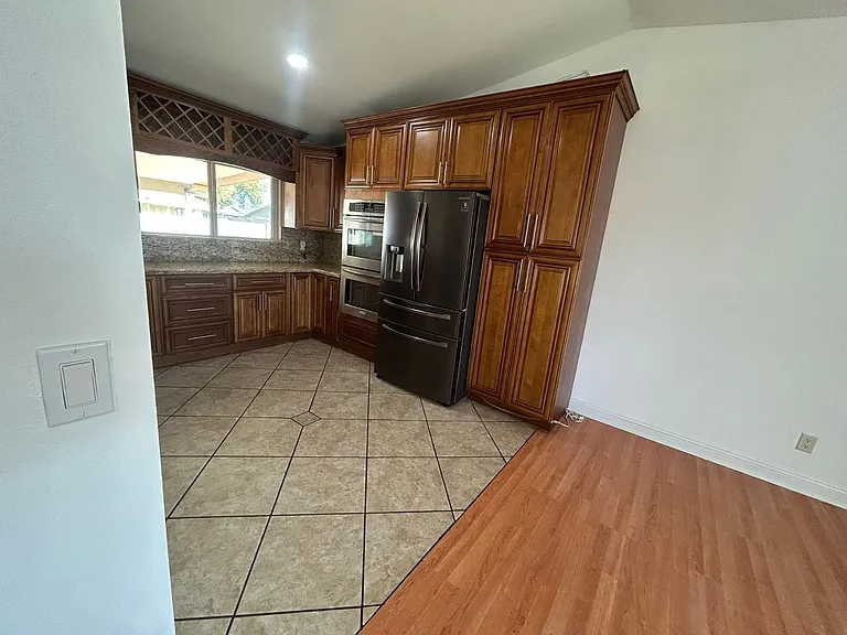 6916 W Georgia Ave — Photo 8