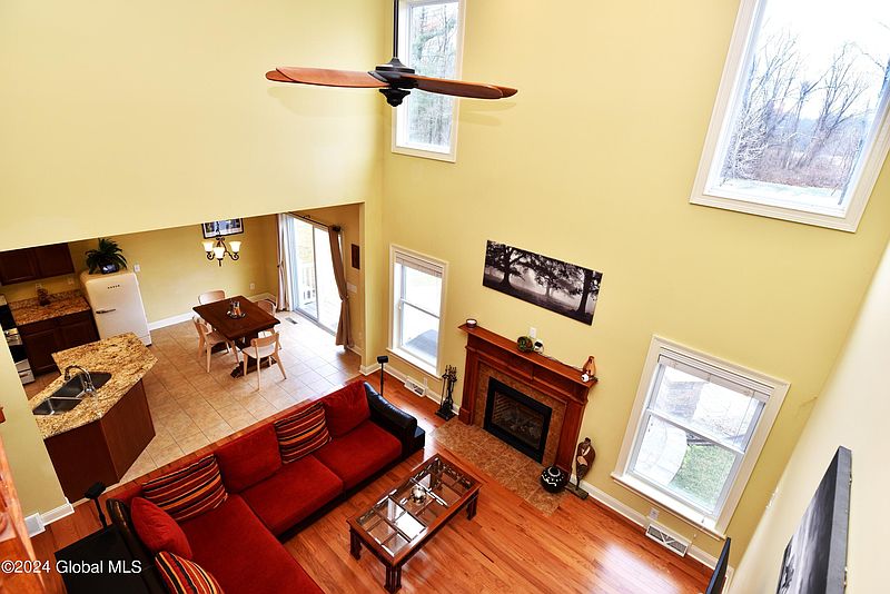 5th image of 106 Steeple Way