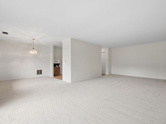 3rd image of 456 Raintree Ct #2C