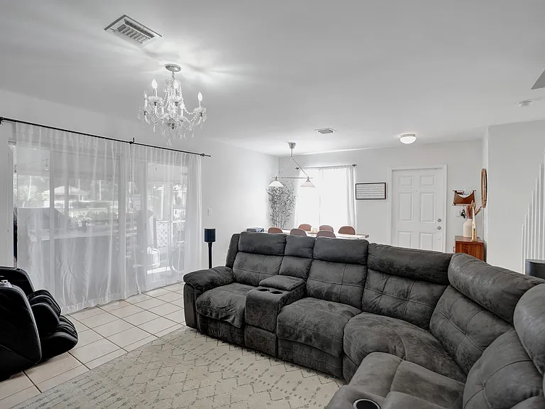 1488 SW 47th Ave — Photo 9