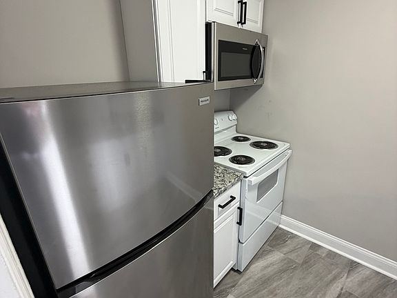 2nd image of 1652 E Cold Spring Ln #2