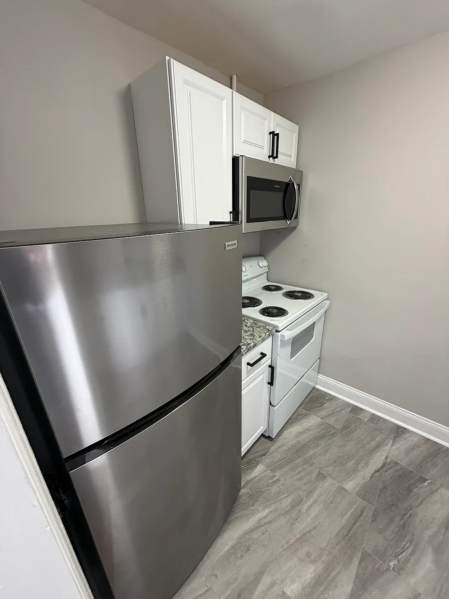 Building Photo - 1652 E Cold Spring Ln #2