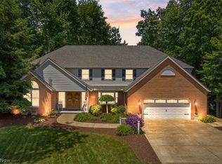 2537 Fox Cir, Stow, OH 44224