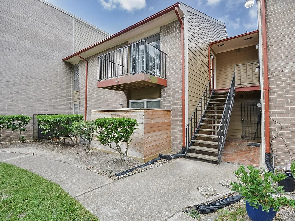 12955 Woodforest Blvd #54