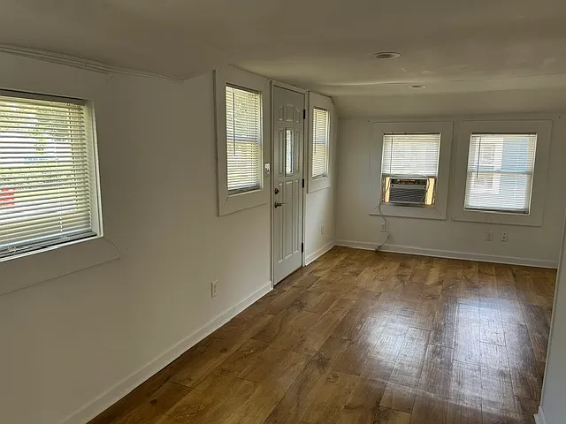 307 W Ells Ave — Photo 20