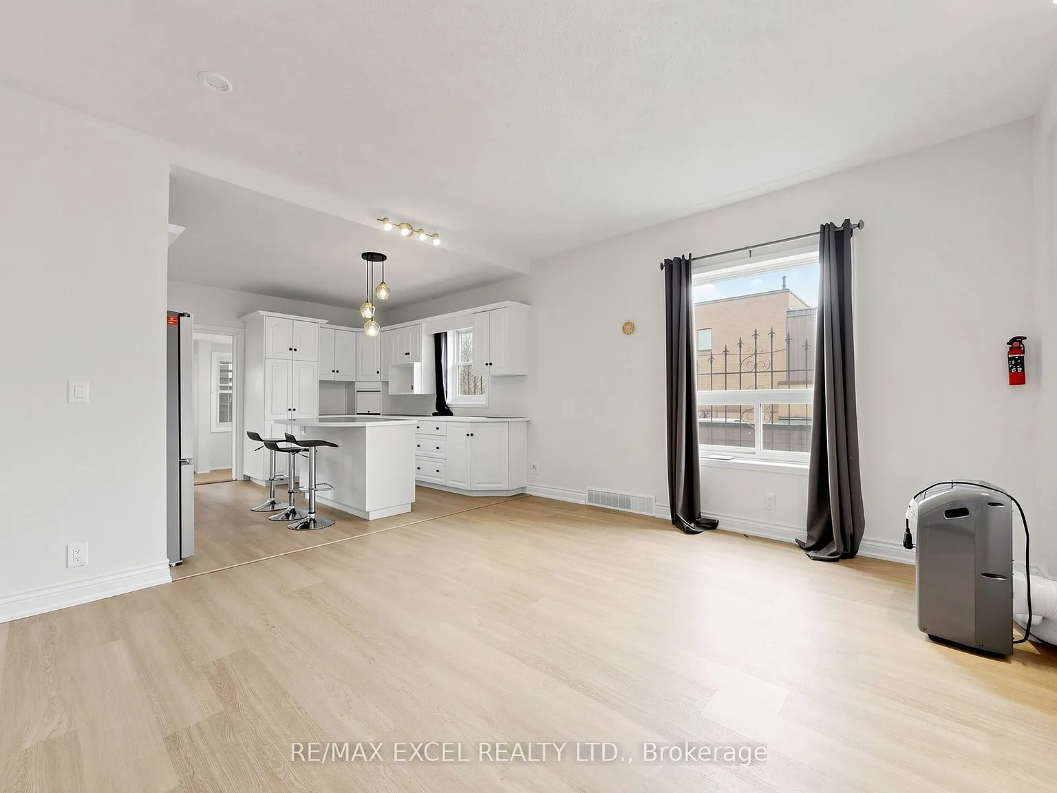 3 bed, $1,795 — Photo 3