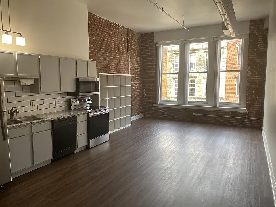 309 Delaware St #206