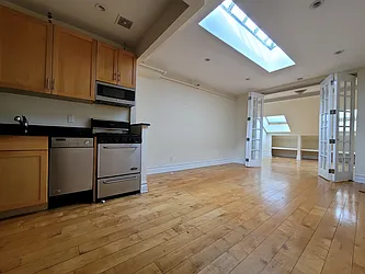 Rented by Julien Aractingi, LREB