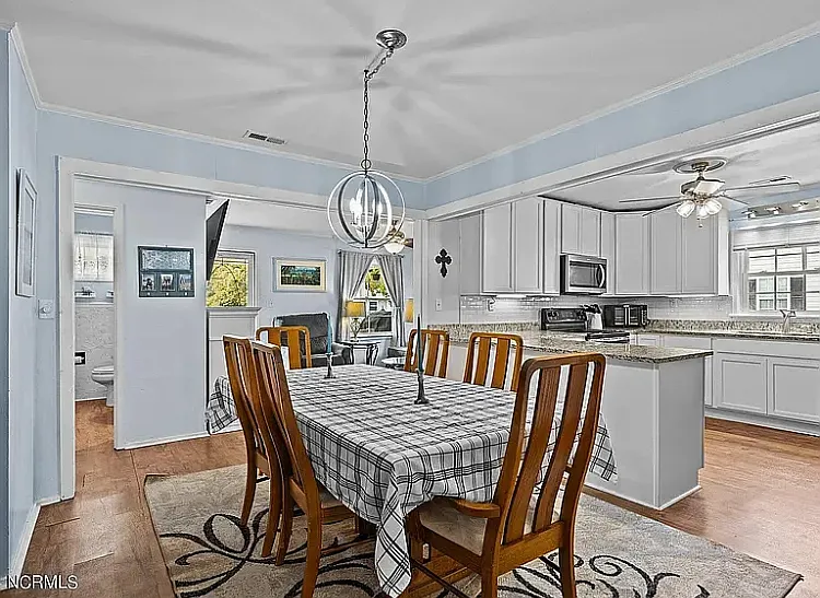 906 N Yaupon Ter — Photo 4