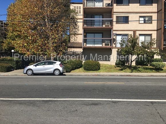 1st image of 2021 Market Ave APT 212