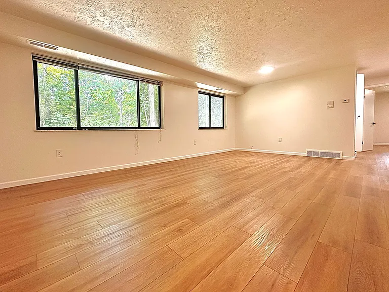 Walnut Grove — Photo 14