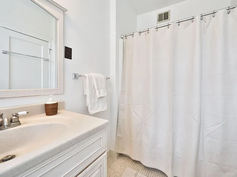 6655 McCallum St #309E — Photo 16