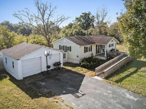 1505 Three Island Rd, Walling, TN 38587