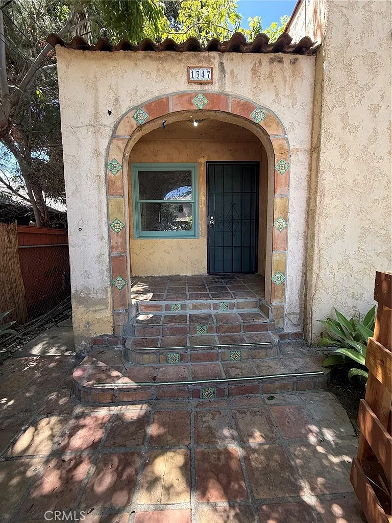 2 bed, 1100 sqft, $2,995 — Photo 2
