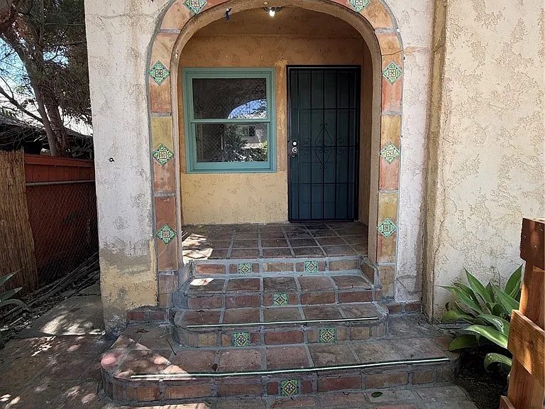 1347 N Citrus Ave — Photo 2