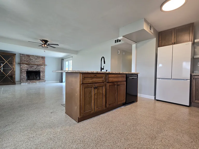 550 Capri Rd — Photo 11