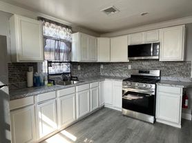 826 E Curtis St, Linden, NJ