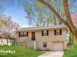 417 Stuart St, Liberty, MO 64068