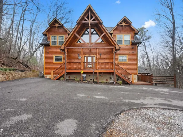 1041 Vista Dr, Sevierville, TN 37738