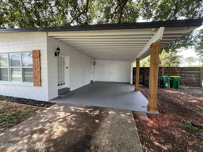 1221 Cypress Ln — Photo 8