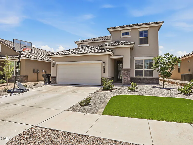 13852 Paseo De La Luna Ave — Photo 3