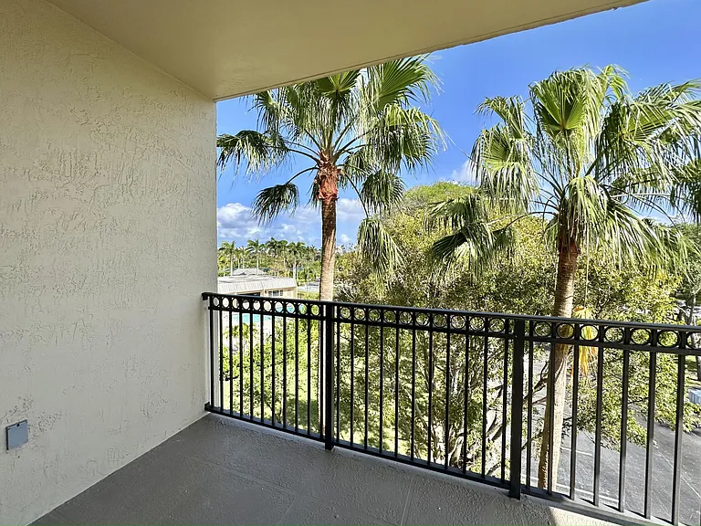 27 Royal Palm Way #406 — Photo 36