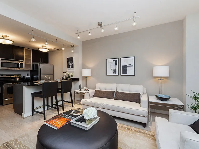 The Woodward Building Apartments — Photo 6