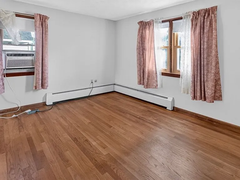 23 Thompson St — Photo 21