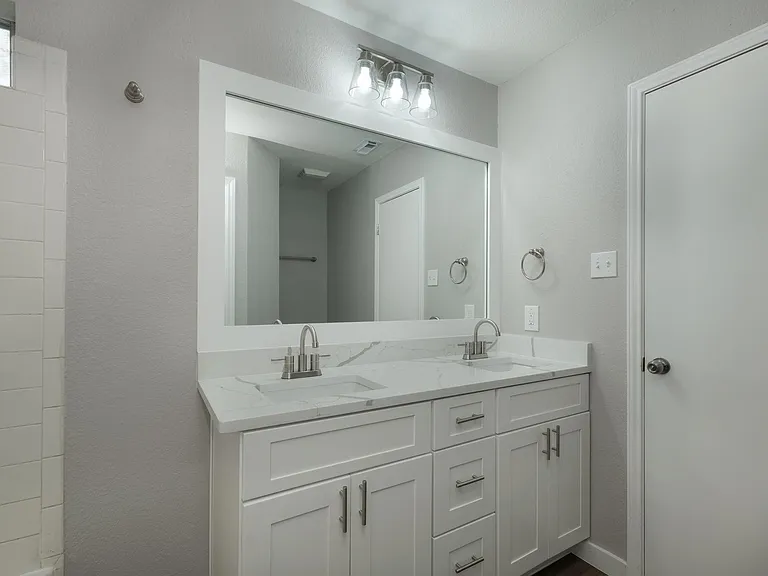 1301 Black Cherry Dr — Photo 16