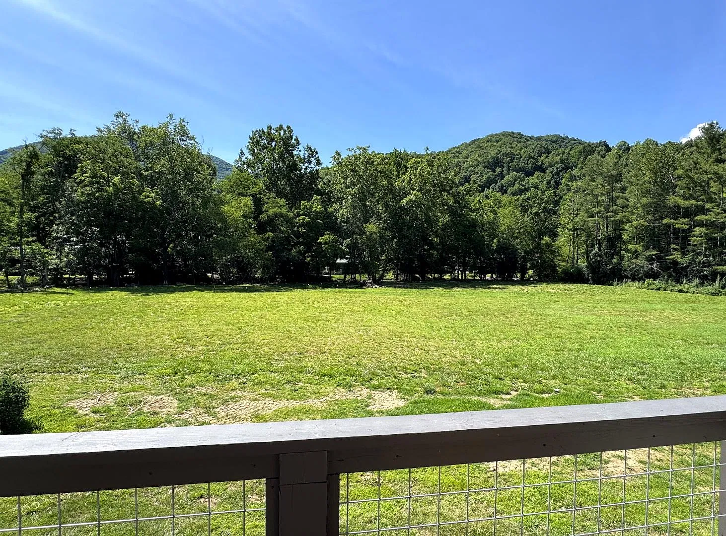 953 Jonathan Creek Rd — Photo 1