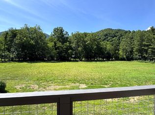 953 Jonathan Creek Rd, Waynesville, NC 28785