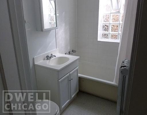 3rd image of 6916 N Lakewood Ave APT 305